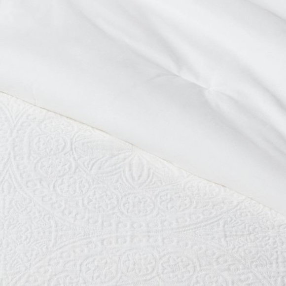 Threshold Bedding Target Threshold Matelasse Medallion Duvet Cover